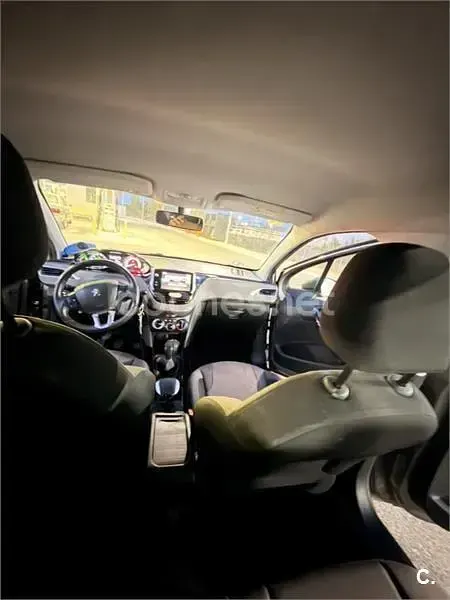 Usado Peugeot 2008 Allure 110 CV (80 kW) 2015 Beige SUV