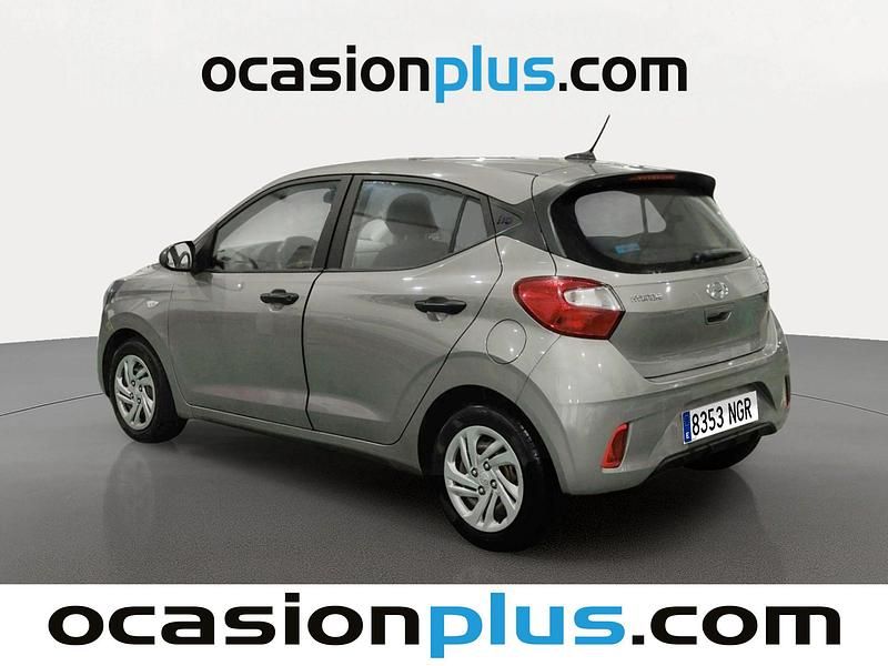 Usado Hyundai i10 67 CV (49 kW) 2022 Gris Utilitario