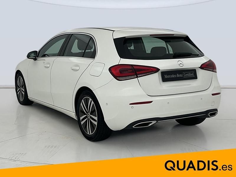 Usado Mercedes A180 136 CV (100 kW) 2022 Blanco Berlina