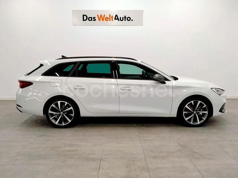 Usado Seat Leon FR 150 CV (110 kW) 2025 Blanco Familiar