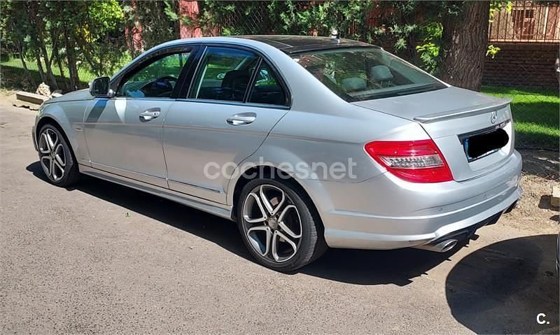 Usado Mercedes C320 Avantgarde 224 CV (164 kW) 2008 Gris / plata Berlina