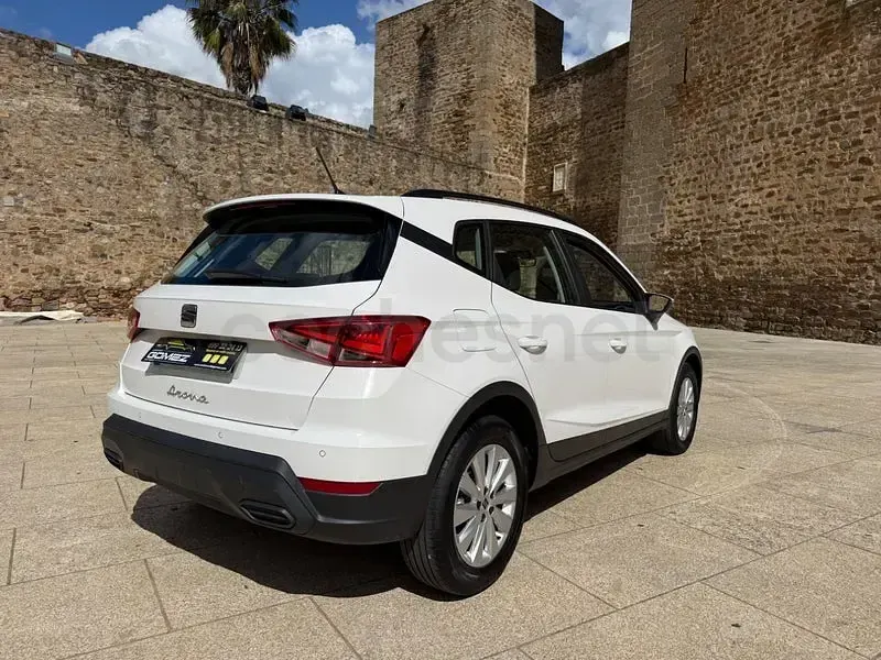 Usado Seat Arona Style 110 CV (80 kW) 2024 Blanco SUV