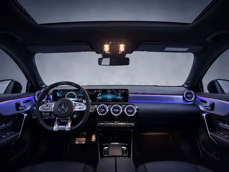 Usado Mercedes A45 AMG 421 CV (309 kW) 2020 Negro Utilitario