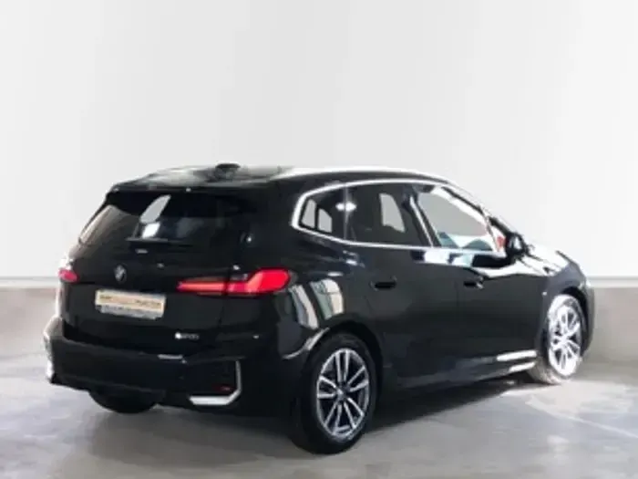 Usado BMW 220 Active Tourer Comfort Edition 170 CV (125 kW) 2022 Negro Monovolumen