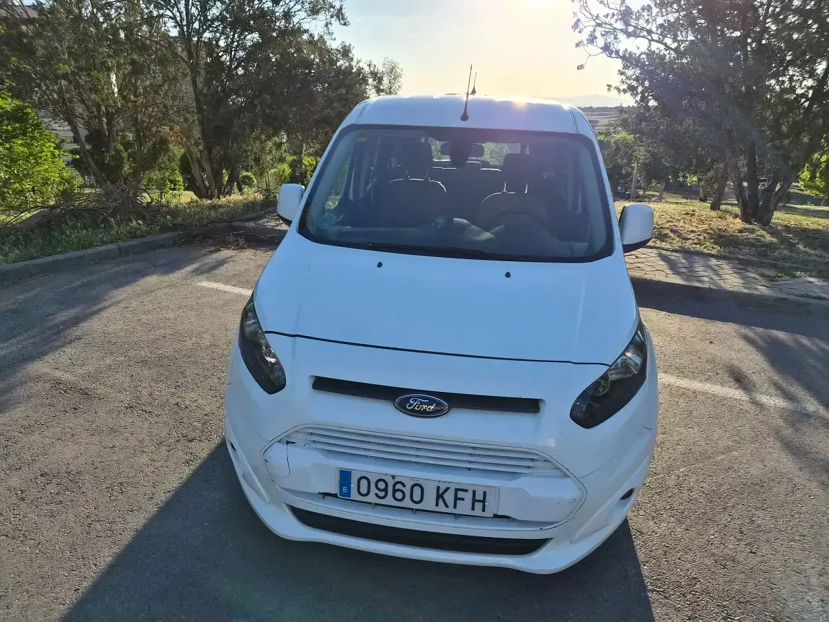Usado Ford Tourneo Connect Titanium 120 CV (88 kW) 2017 Blanco Monovolumen