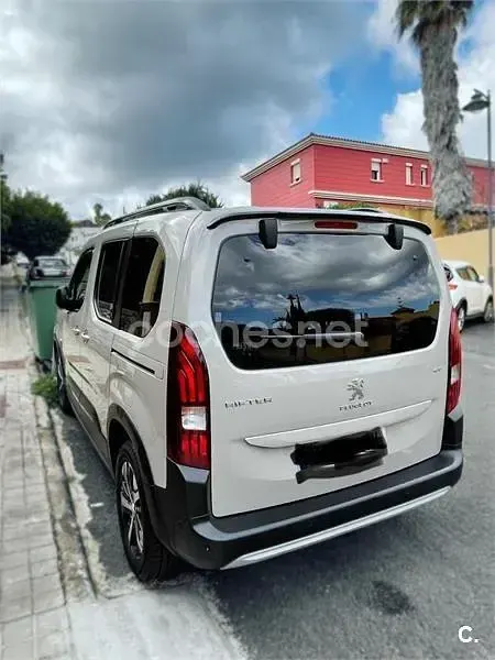 Usado Peugeot Rifter Style 100 CV (73 kW) 2021 Beige Monovolumen