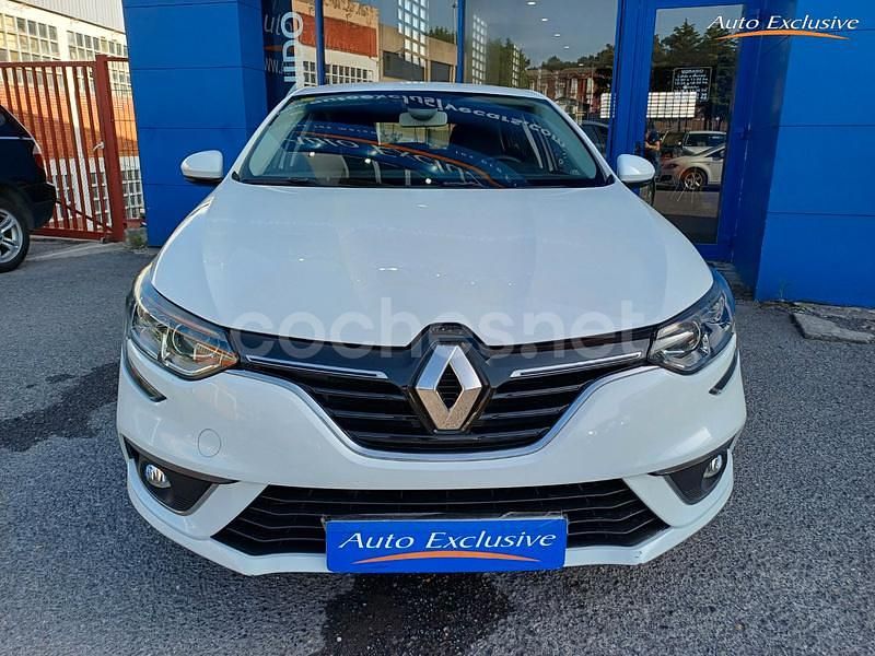 Usado Renault Mégane IV Intens 100 CV (73 kW) 2016 Blanco Berlina