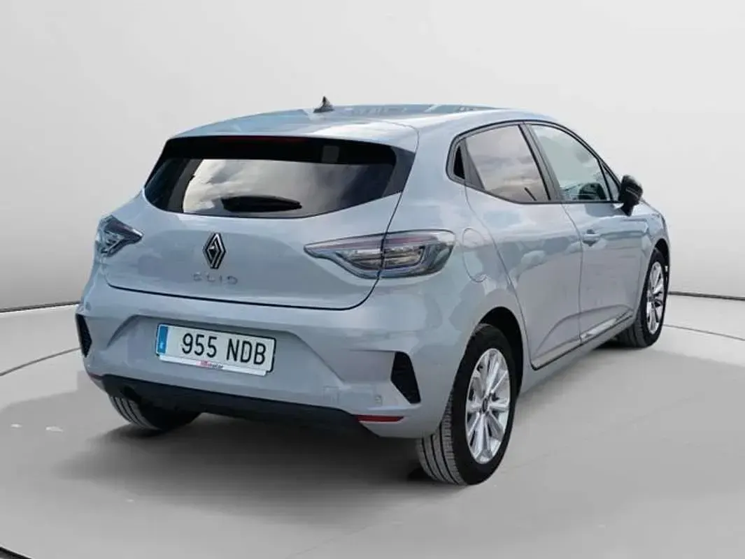 Usado Renault Clio Evolution 102 CV (75 kW) 2025 Gris Utilitario