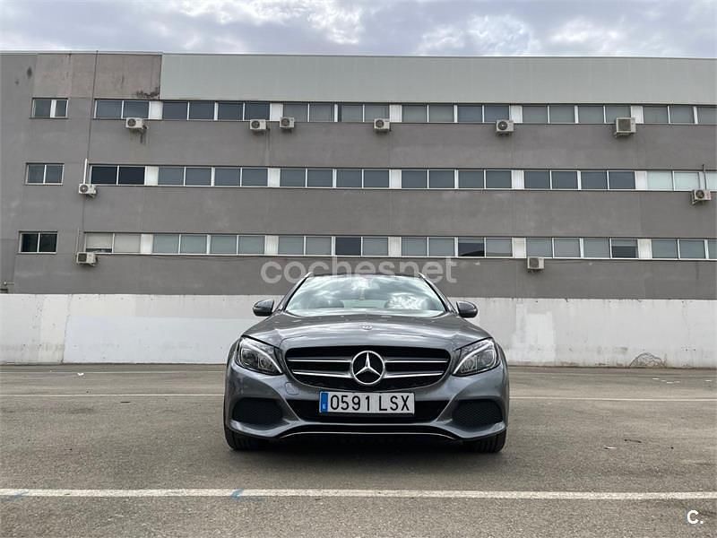 Usado Mercedes C200 150 CV (110 kW) 2017 Gris / plata Familiar