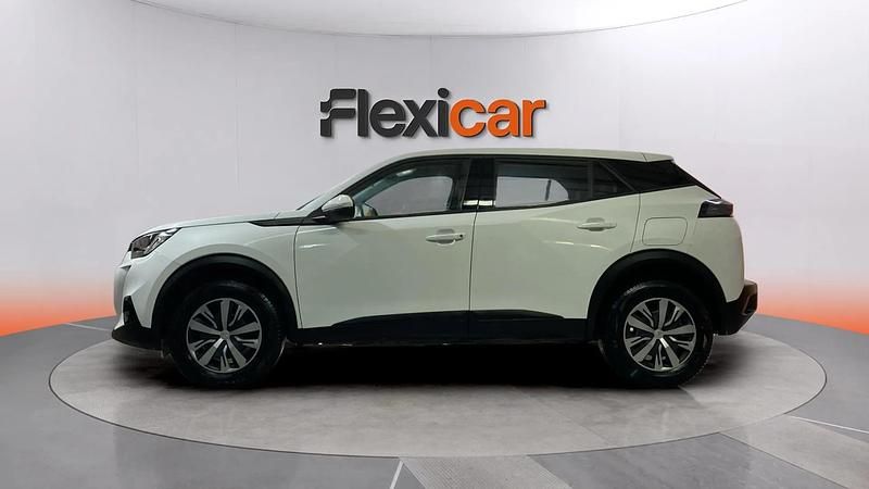 Usado Peugeot 2008 Active 110 CV (80 kW) 2021 Blanco SUV