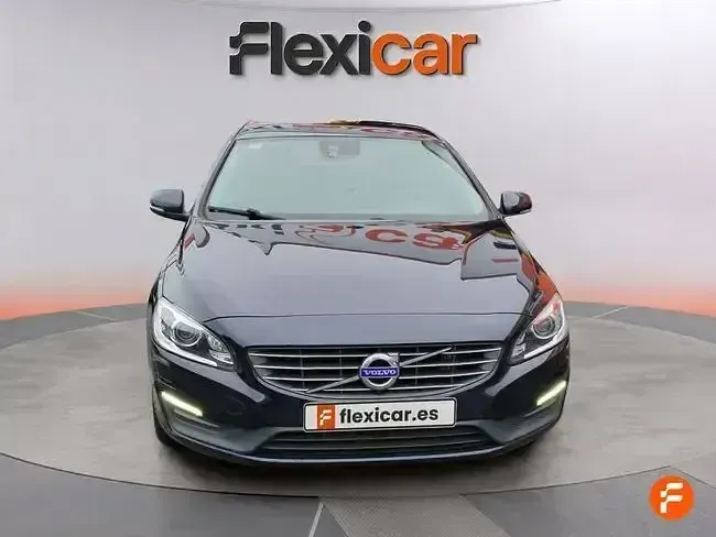 Usado Volvo V60 Momentum 150 CV (110 kW) 2017 Azul Familiar