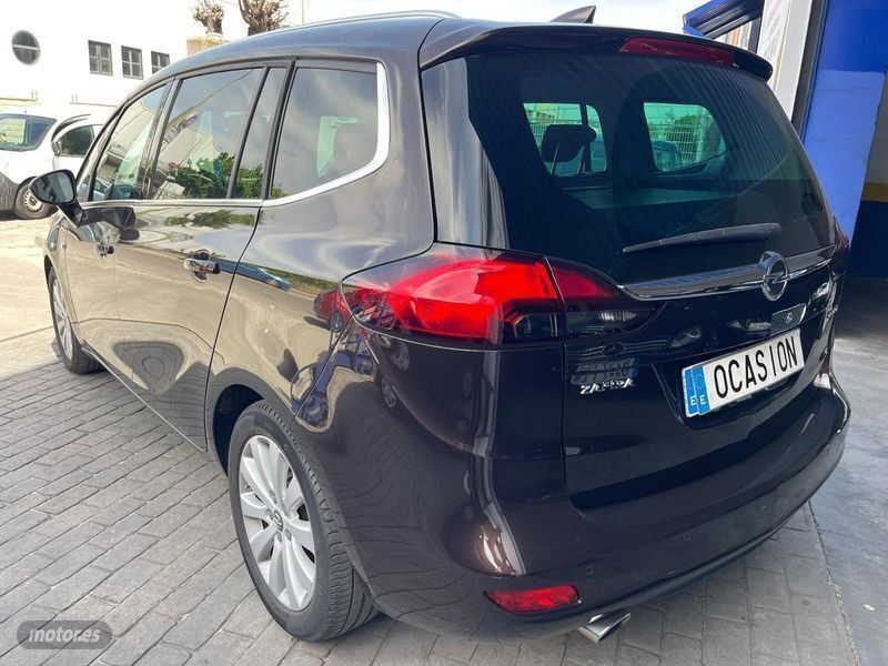 Usado Opel Zafira 170 CV (125 kW) 2016 Negro Monovolumen