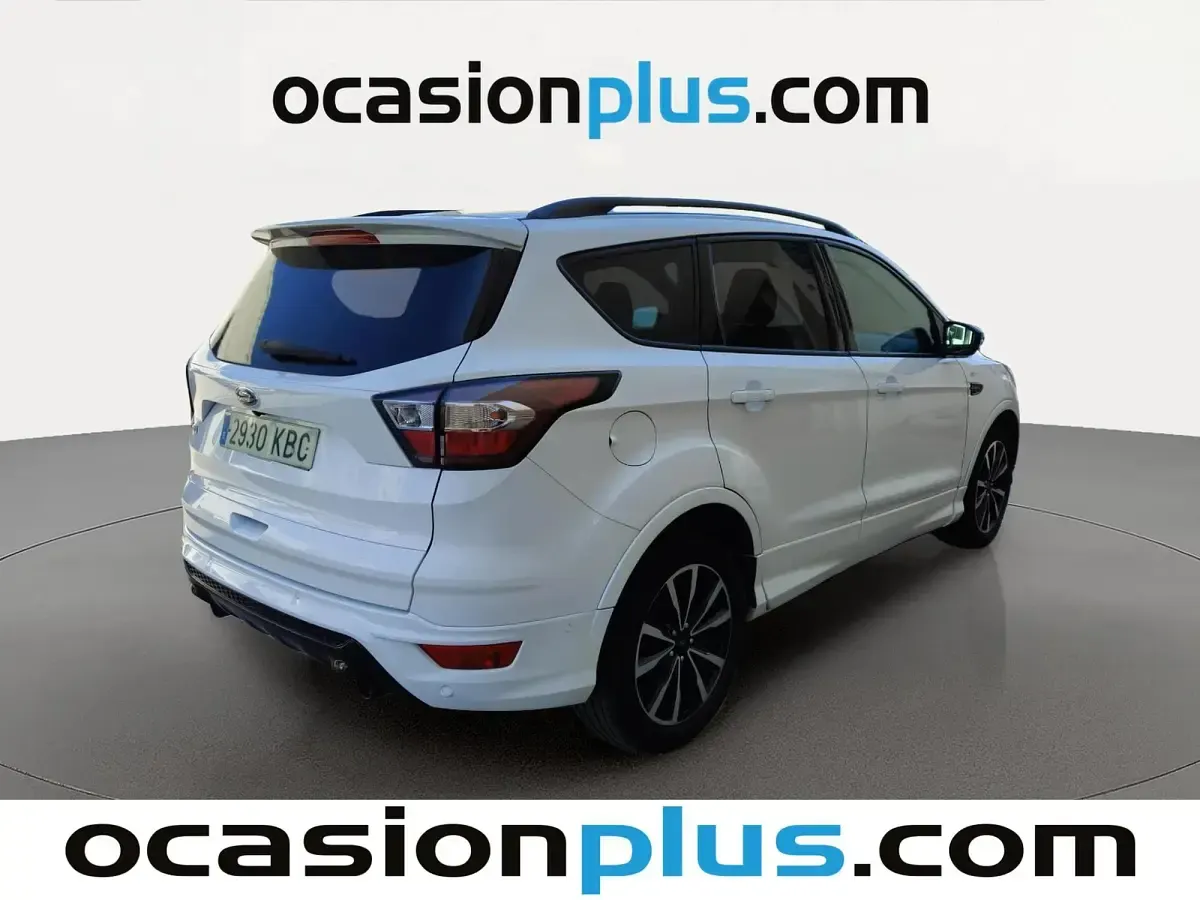 Usado Ford Kuga ST-Line 150 CV (110 kW) 2017 Blanco SUV