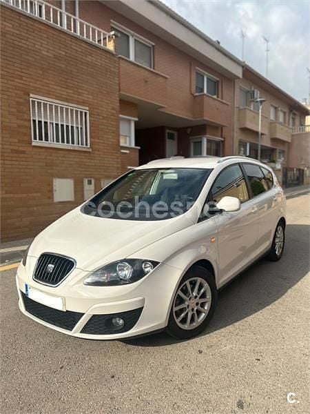 Blanco Usado 2013 Seat Altea XL Style Monovolumen | 7458 € (Precio justo) - Imagen 1/3