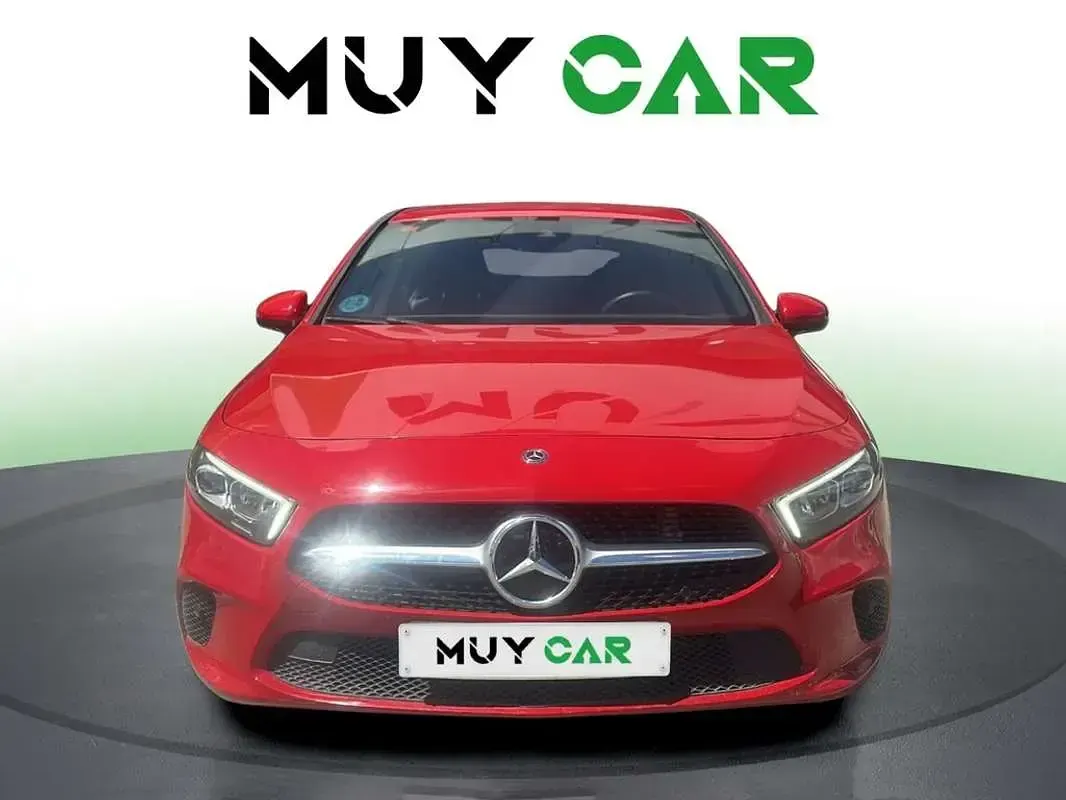 Usado Mercedes A180 136 CV (100 kW) 2019 Rojo Utilitario