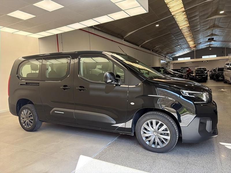 Usado Citroën Berlingo 130 CV (95 kW) 2025 Negro Monovolumen