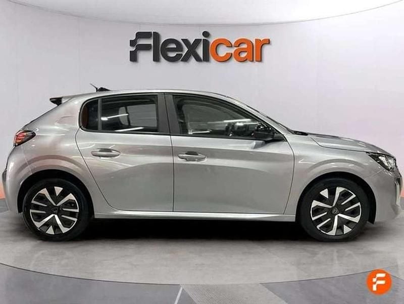 Usado Peugeot 208 Allure 102 CV (75 kW) 2024 Gris Utilitario
