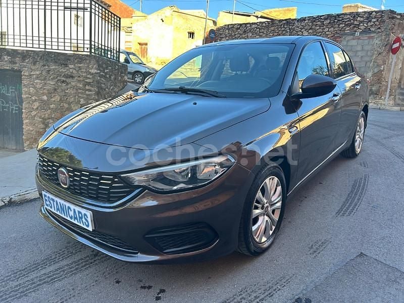Marrón Usado 2016 Fiat Tipo Lounge Berlina | 6999 € (Buen precio) - Imagen 1/4