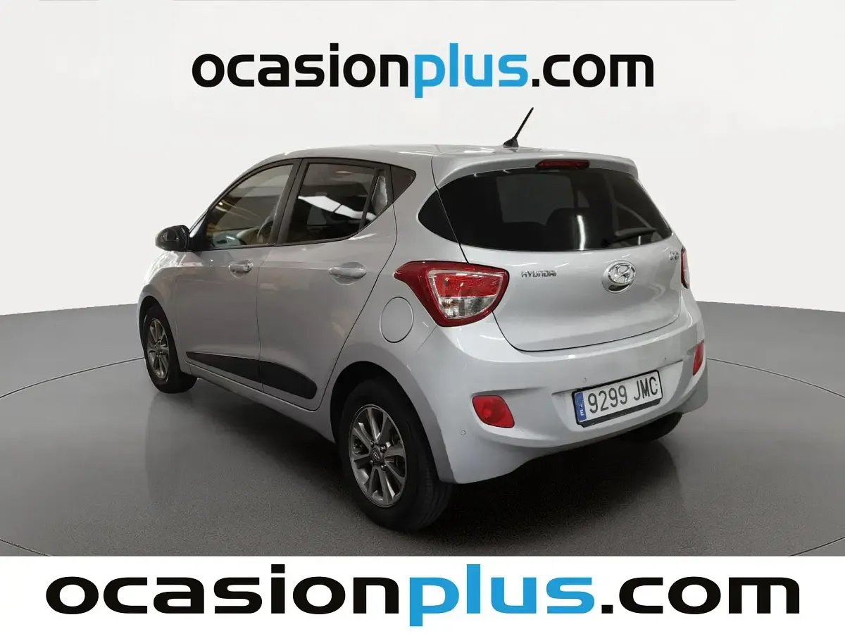 Usado Hyundai i10 GO! 87 CV (63 kW) 2016 Gris plata Utilitario