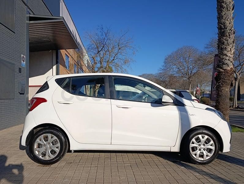 Usado Hyundai i10 67 CV (49 kW) 2014 Blanco Utilitario