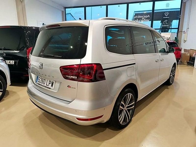 Usado Seat Alhambra 150 CV (110 kW) 2021 Gris / plata Monovolumen