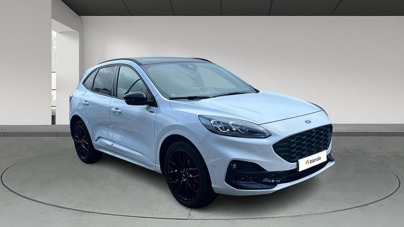 Usado Ford Kuga ST-Line X 225 CV (165 kW) 2023 Blanco SUV