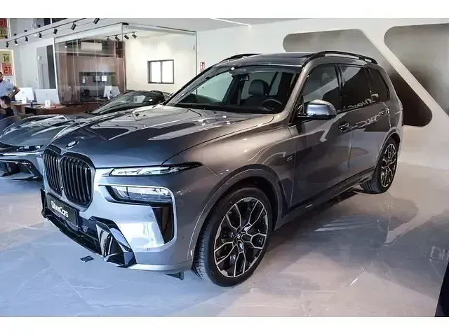 Usado BMW X7 Comfort Edition 352 CV (258 kW) 2026 Gris SUV