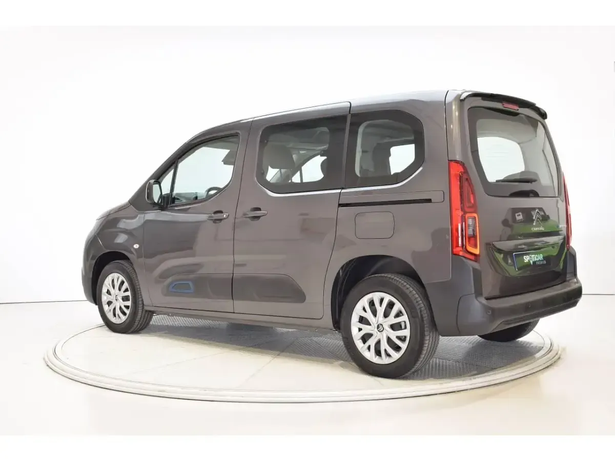 Usado Citroën Berlingo Feel 100 kW (136 CV) 2023 Gris Monovolumen