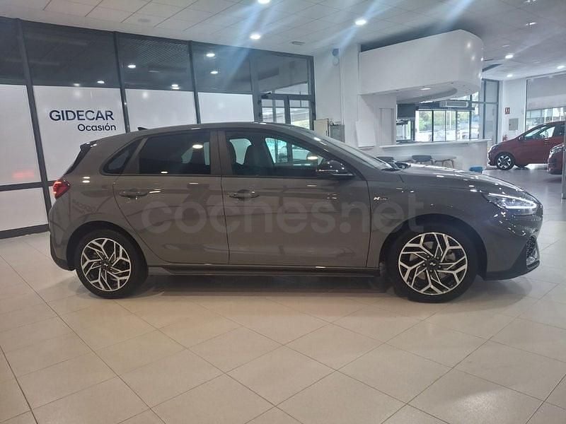Begagnad Hyundai i30 N Line 100 HK (73 kW) 2025 Grå Sedan