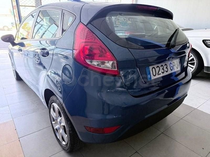 Usado Ford Fiesta Trend 68 CV (50 kW) 2009 Azul Utilitario