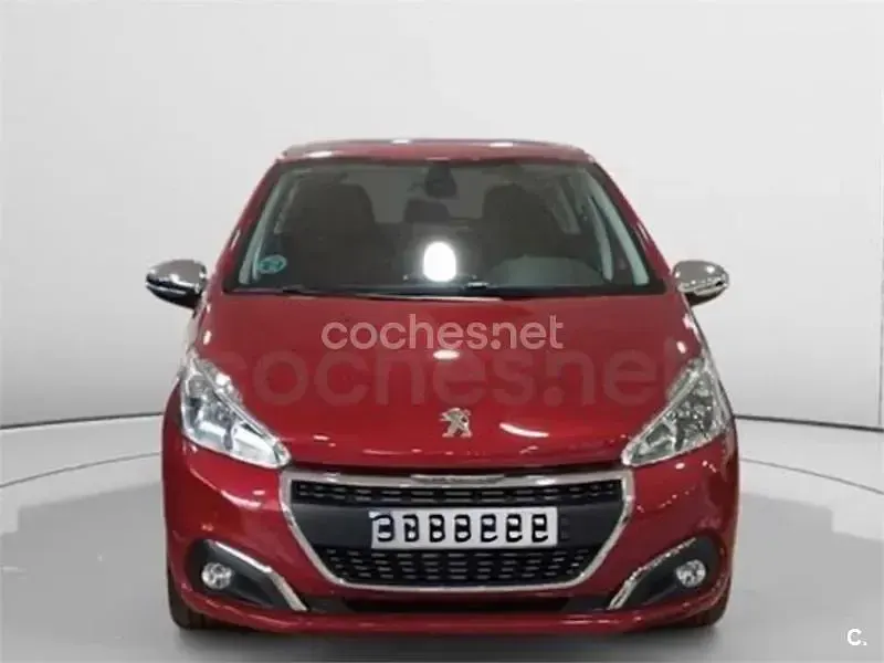 Usado Peugeot 208 Allure 100 CV (73 kW) 2017 Rojo Utilitario