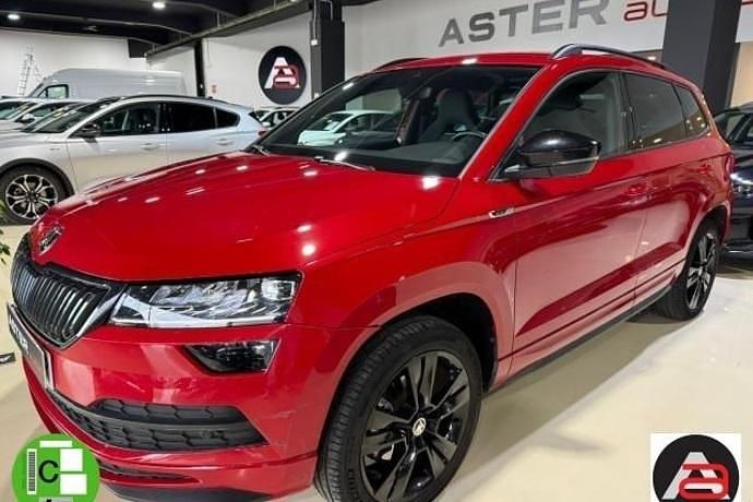 Usado Skoda Karoq SportLine 150 CV (110 kW) 2021 Rojo SUV