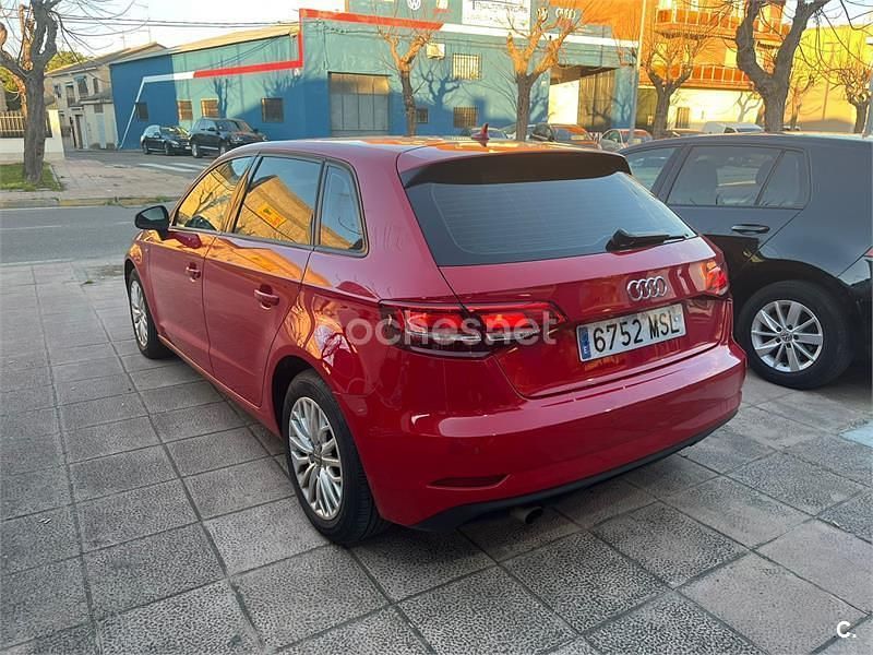 Usado Audi A3 110 CV (80 kW) 2017 Rojo Berlina
