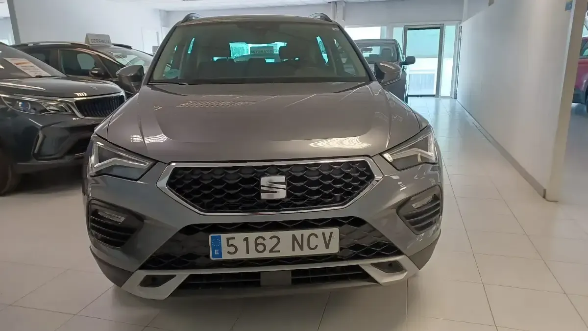 Usado Seat Ateca Style 150 CV (110 kW) 2025 Gris SUV