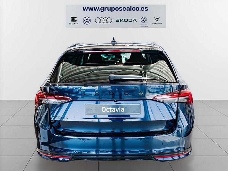 Nuevo Skoda Octavia SportLine 150 CV (110 kW) 2026 Azul Familiar