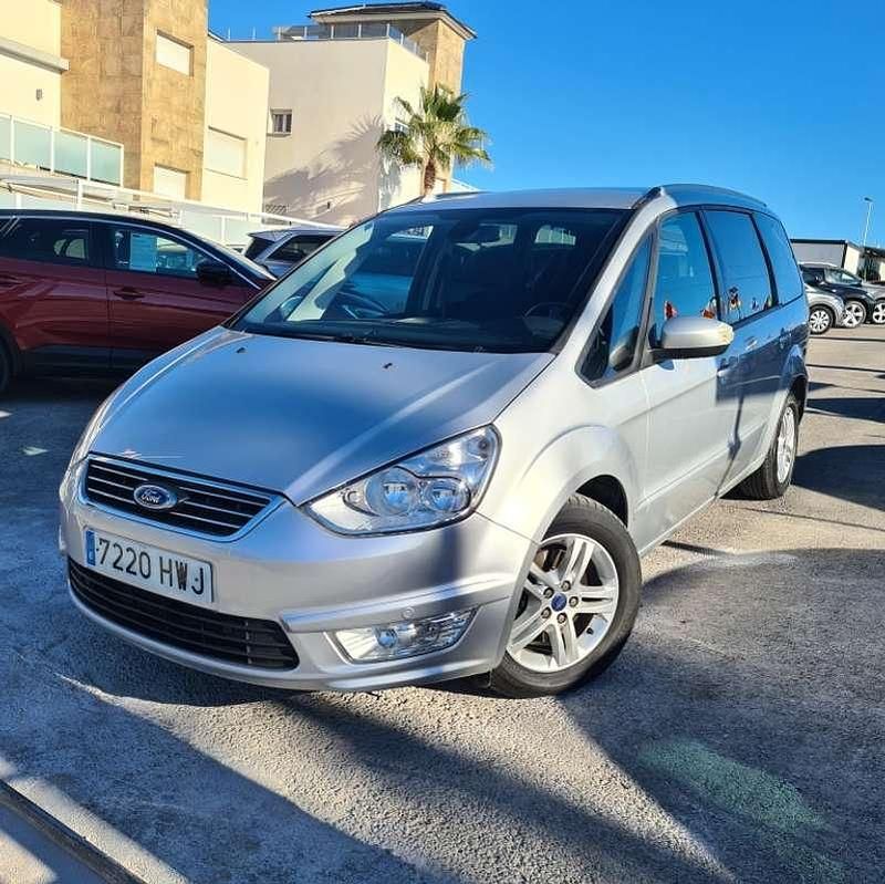 Usado Ford Galaxy Titanium 140 CV (102 kW) 2014 Gris Monovolumen