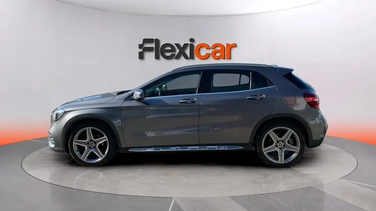 Usado Mercedes GLA200 136 CV (100 kW) 2019 Gris SUV