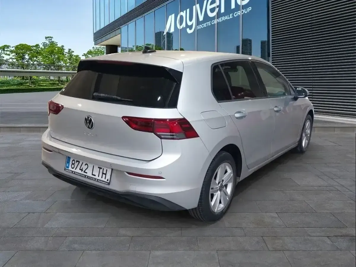 Usado VW Golf VII Life 115 CV (84 kW) 2021 Gris Utilitario