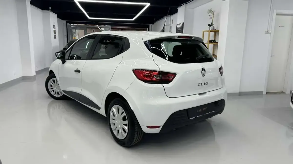 Usado Renault Clio Business 90 CV (66 kW) 2019 Blanco Utilitario