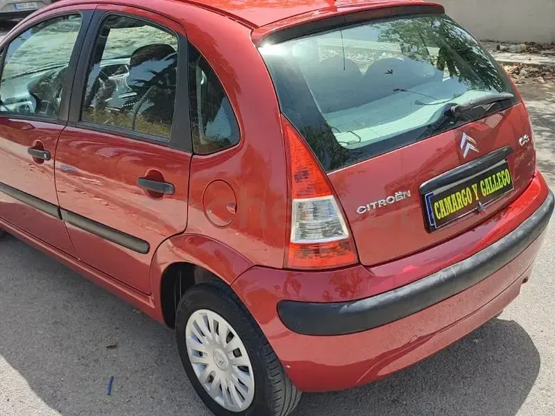Usado Citroën C3 61 CV (44 kW) 2010 Granate Berlina