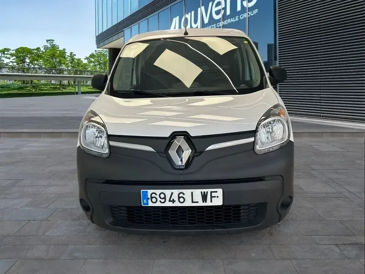 Usado Renault Kangoo 44 kW (60 CV) 2022 Blanco Monovolumen