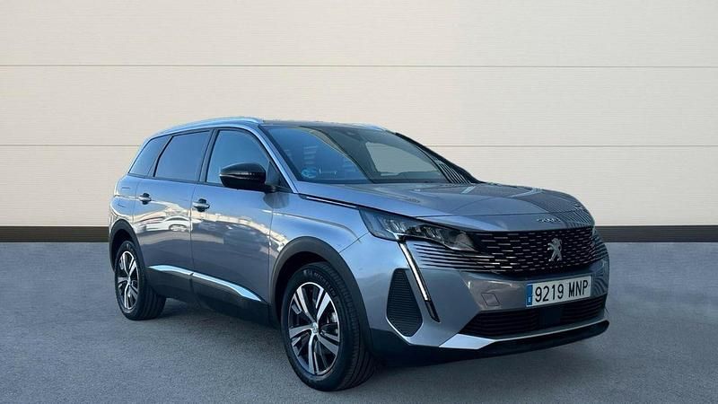 Gris / plata Usado 2024 Peugeot 5008 Active Monovolumen | 28.490 € (Super precio) - Imagen 1/4