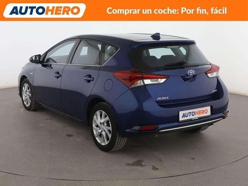 Usado Toyota Auris Hybrid Active 136 CV (100 kW) 2017 Azul Utilitario