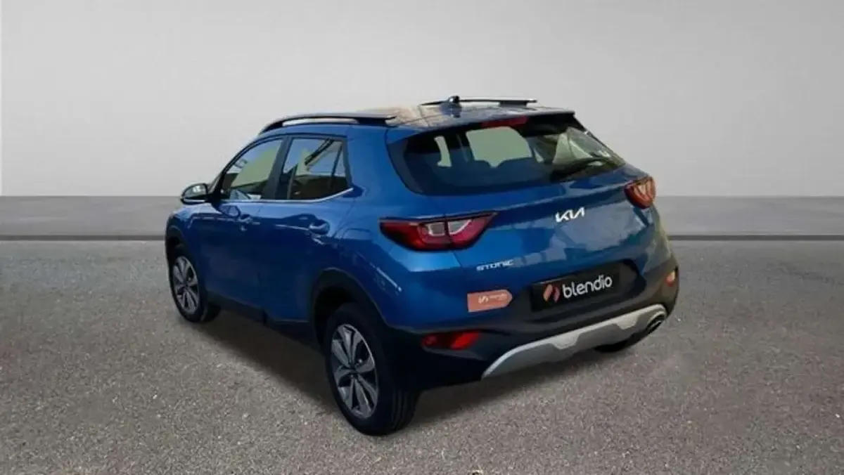 Usado Kia Stonic 84 CV (61 kW) 2023 Azul SUV