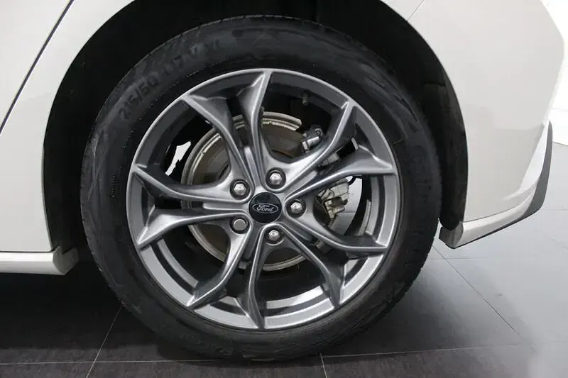 Usado Ford Focus ST-Line X 125 CV (91 kW) 2022 Blanco Berlina