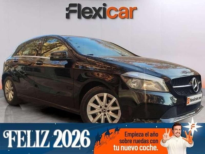 Negro Usado 2017 Mercedes A180 AMG line Utilitario | 13.990 € (Buen precio) - Imagen 1/4
