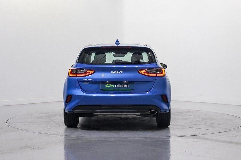 Usado Kia Ceed 100 CV (73 kW) 2025 Azul Utilitario