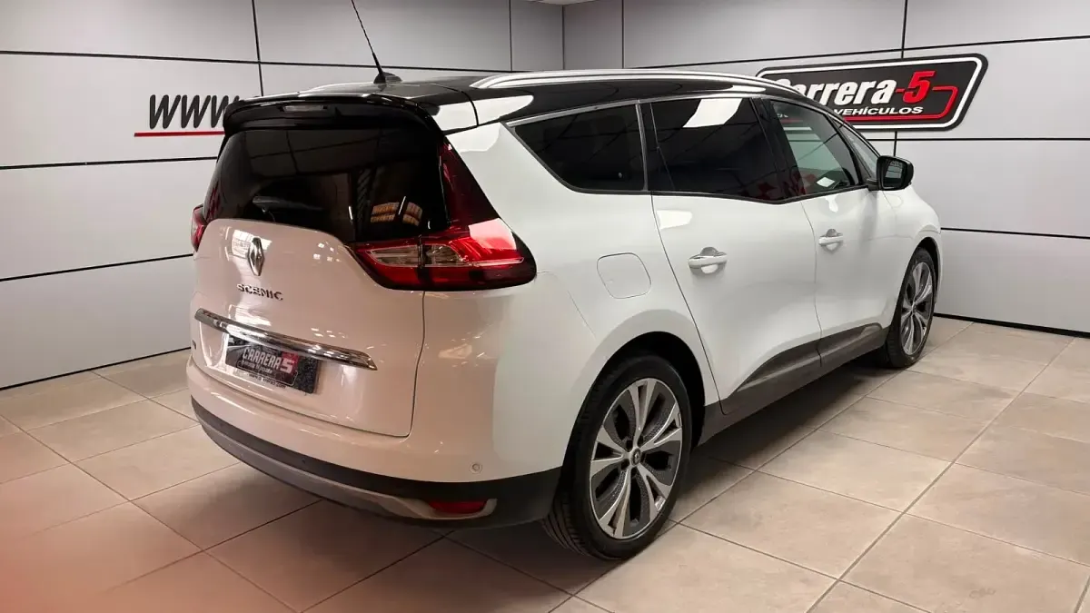 Usado Renault Grand Scénic IV Zen 120 CV (88 kW) 2019 Blanco Monovolumen