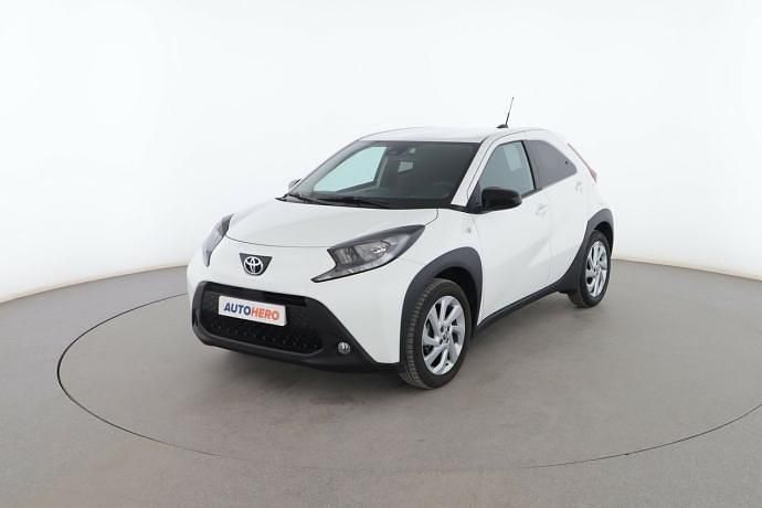 Blanco Usado 2024 Toyota Aygo Play Utilitario | 17.599 € (Precio justo) - Imagen 1/3