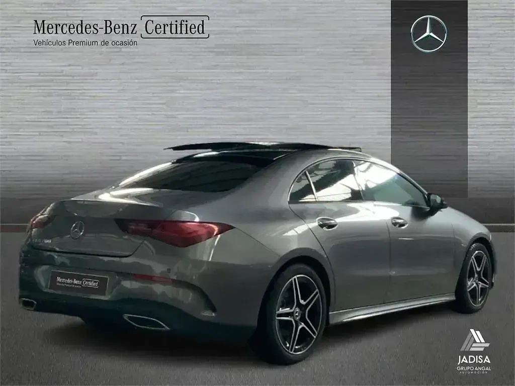 Usado Mercedes CLA200 AMG line 163 CV (119 kW) 2025 Gris Berlina